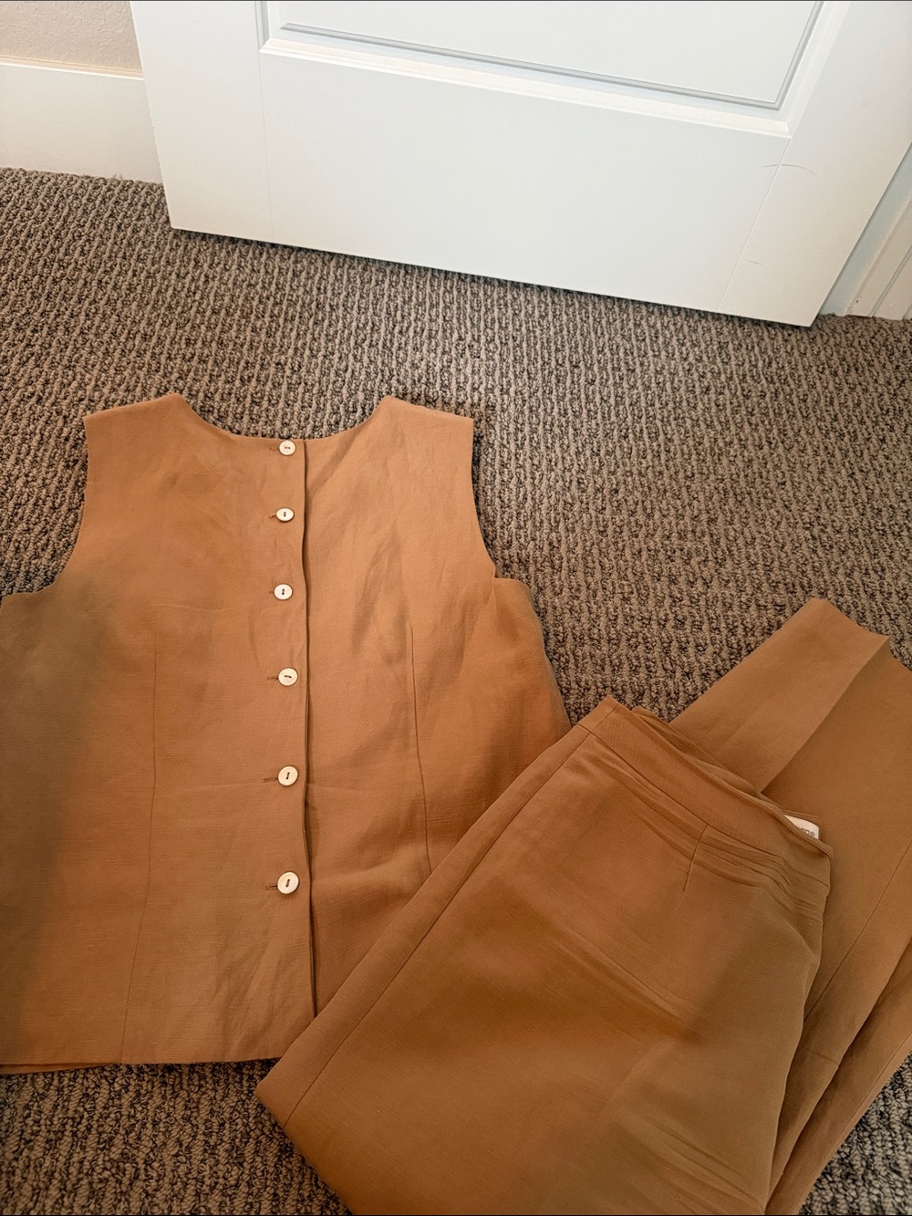 Sleeveless Brown Eyelet Front Women's Top - Picture 4 of 7